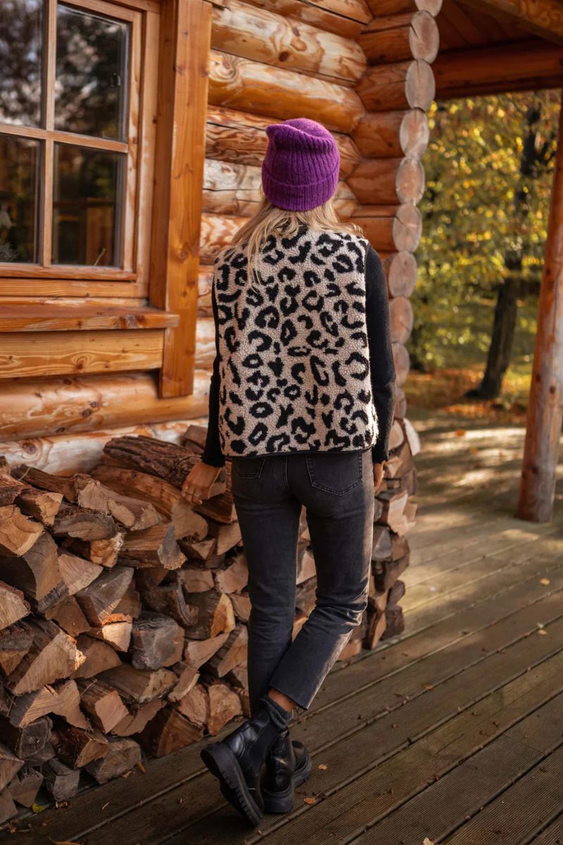 Astrid | Leopardstickad väst