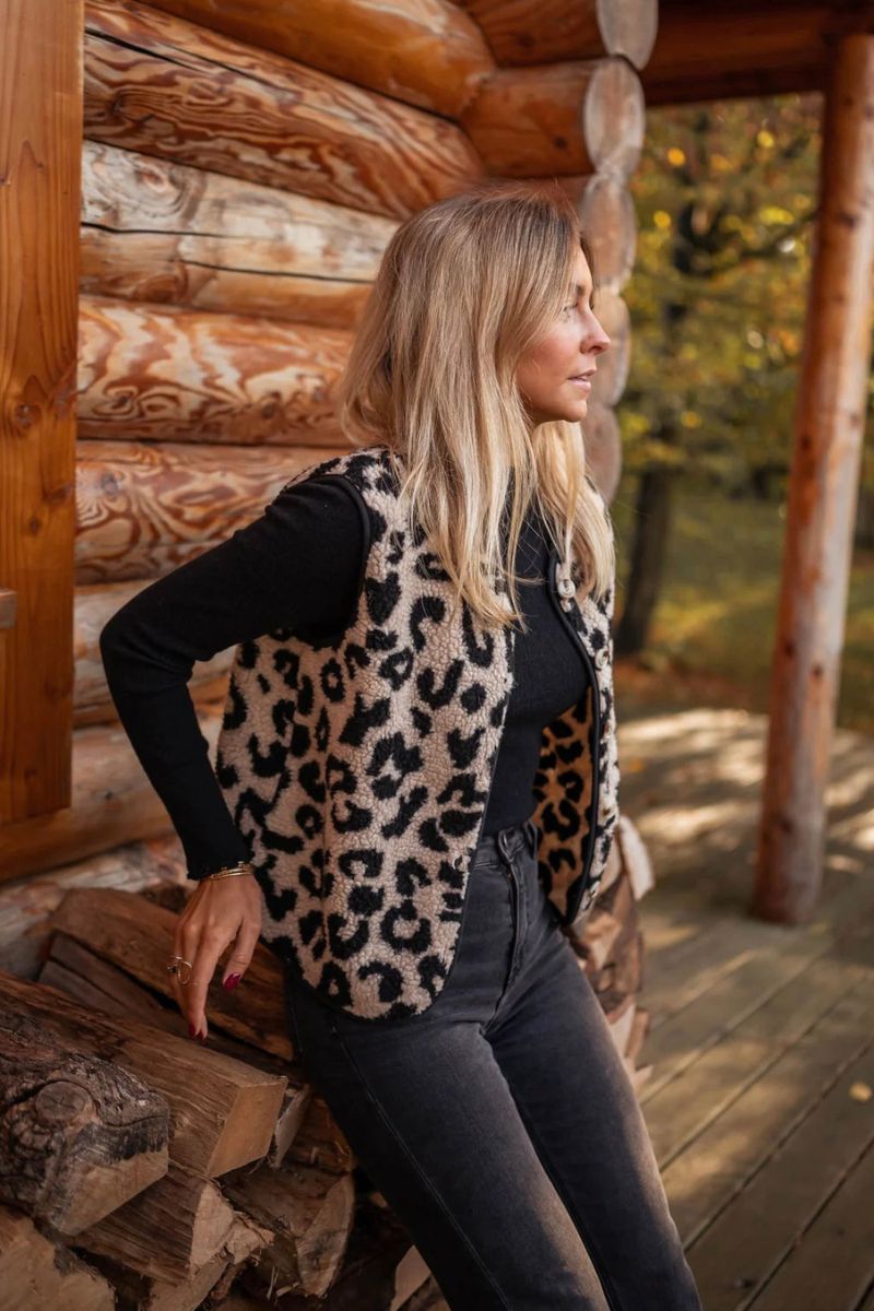 Astrid | Leopardstickad väst